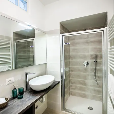 Benzi16 アパート