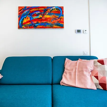 Benzi16 アパート コモ