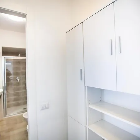 アパート Benzi16 コモ